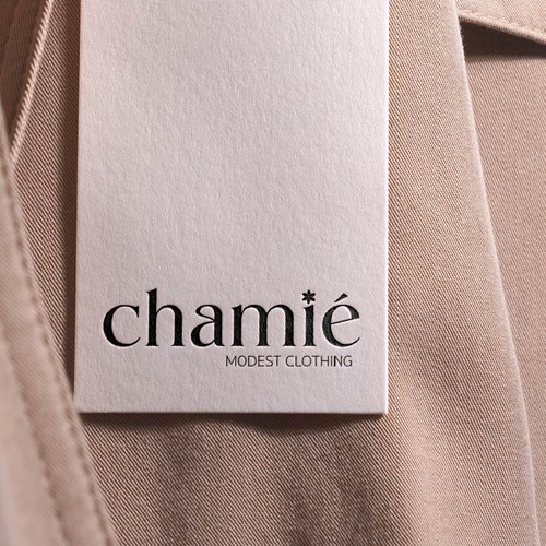 Elegant logo for clothing brand 