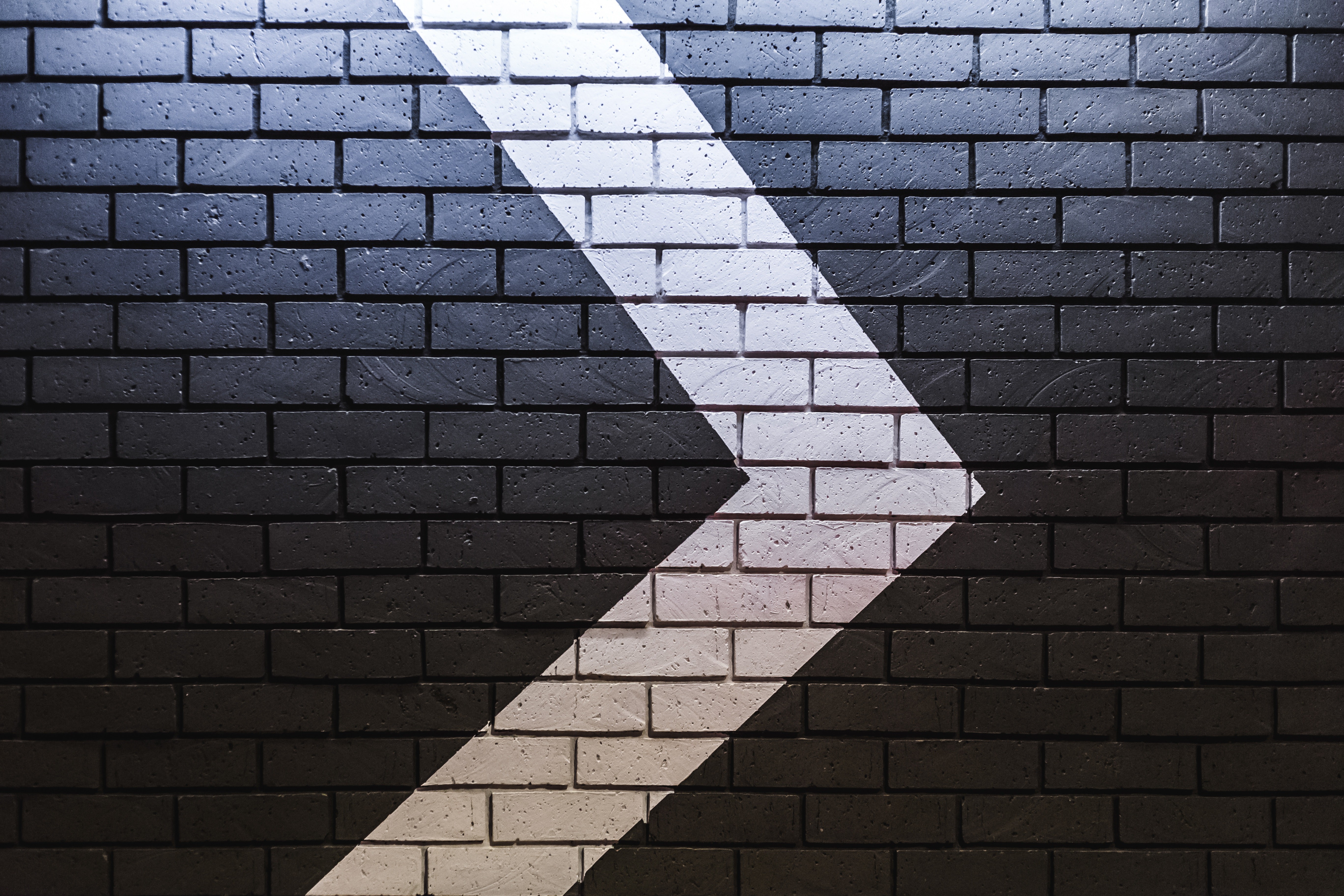99Designs banner for @luxos