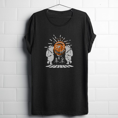 TShirt: Create a beautiful typographic design for the slogan 'Sun's Up