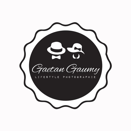 Create a stylish and trendy logo for a worldwide photographer