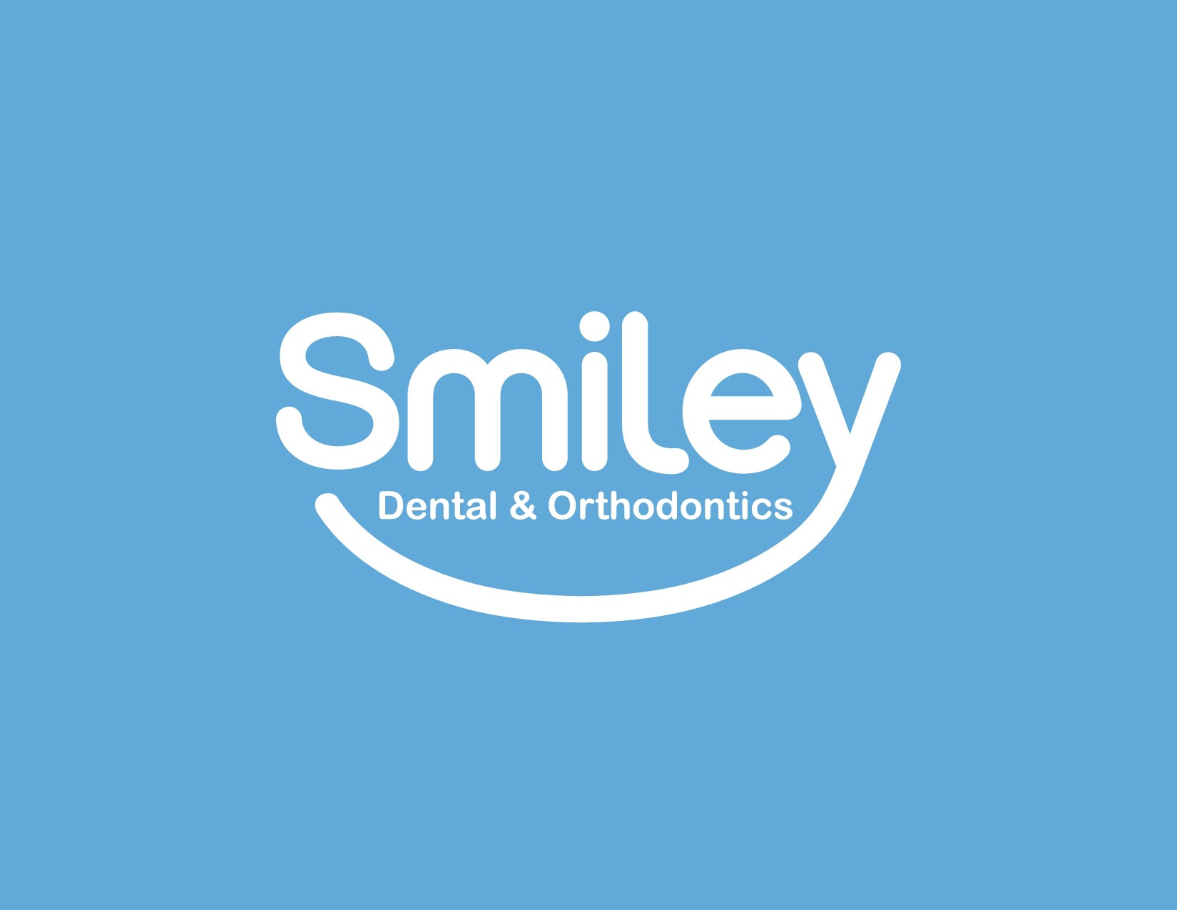 Smiley牙科和正畸标志设计