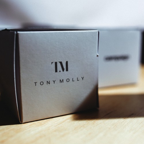 Logo design for cosmetics retail store