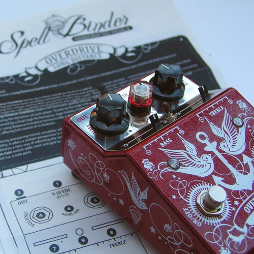 Custom Guitar Pedal Design and user's manual