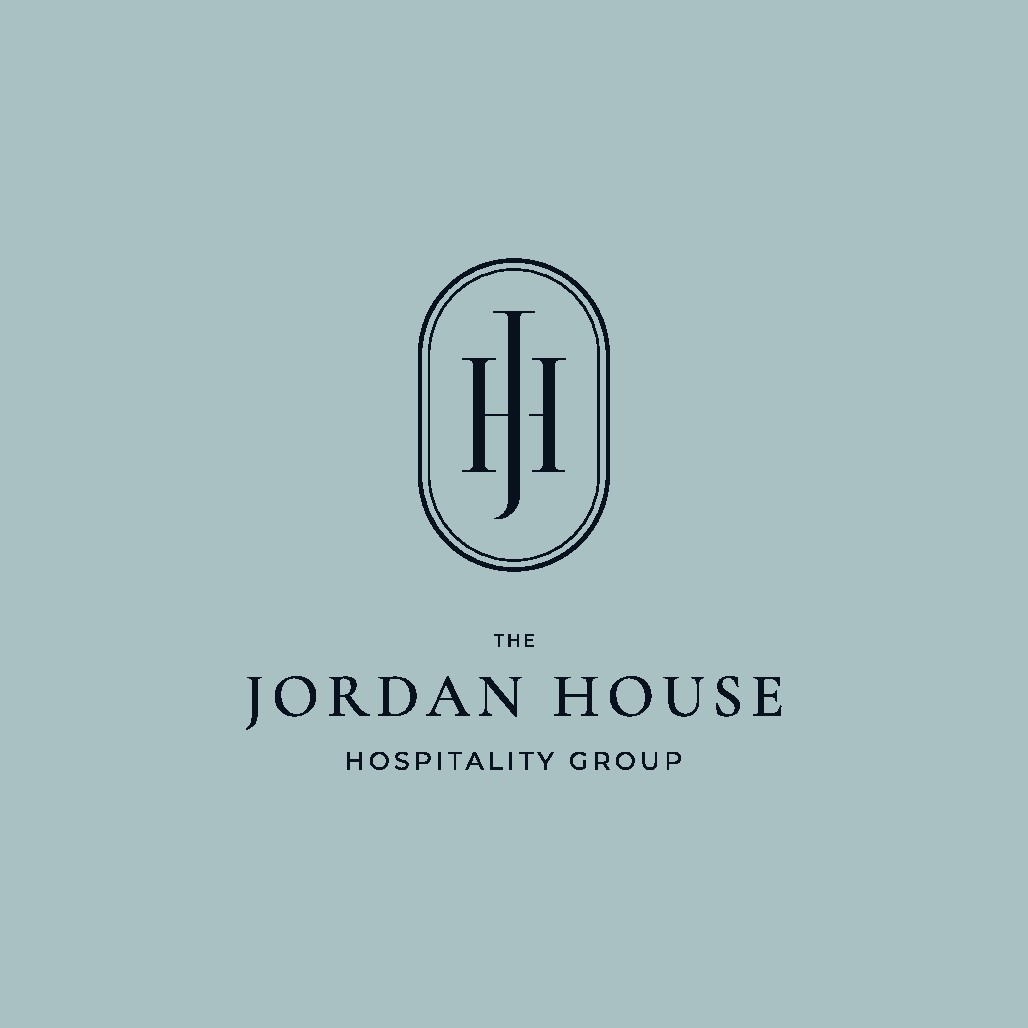 A classy and clean consulting logo for the luxury hospitality market. Estates, boutique hotels.