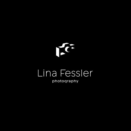 A logo-to-go for a passionate photographer?