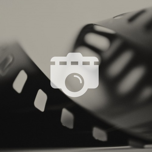 camera + film roll 