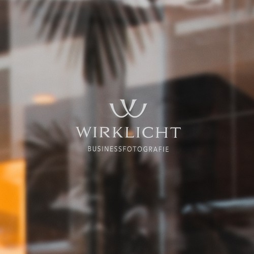 Elegant logo for a photographer